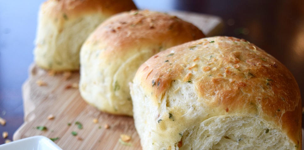 https://www.sensientnaturalingredients.com/wp-content/uploads/2019/05/Bakery_Article-Inner_970x480.jpg