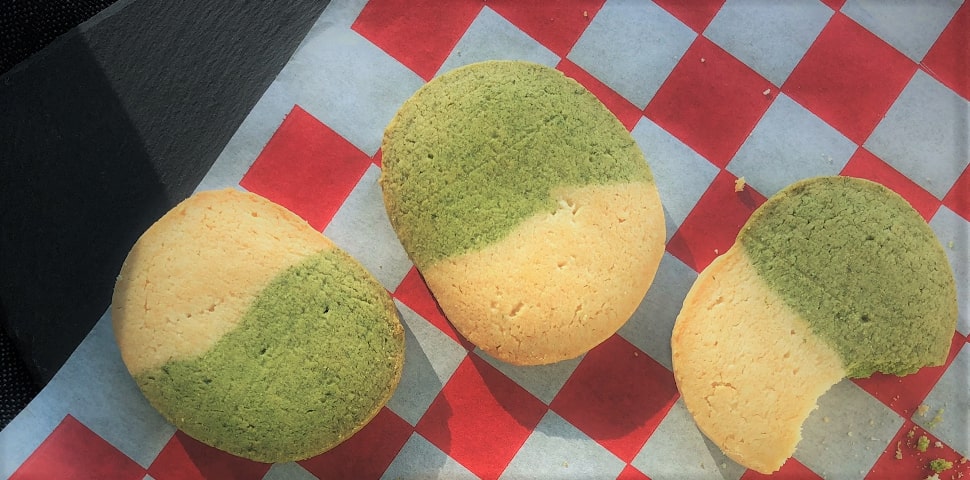 https://www.sensientnaturalingredients.com/wp-content/uploads/2019/05/Vanilla-Parsley-Cookies_970x480.jpg